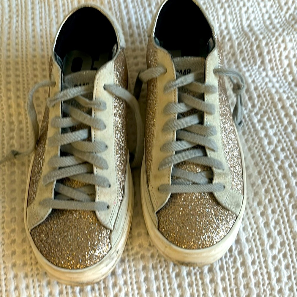 P448 glitter shoes